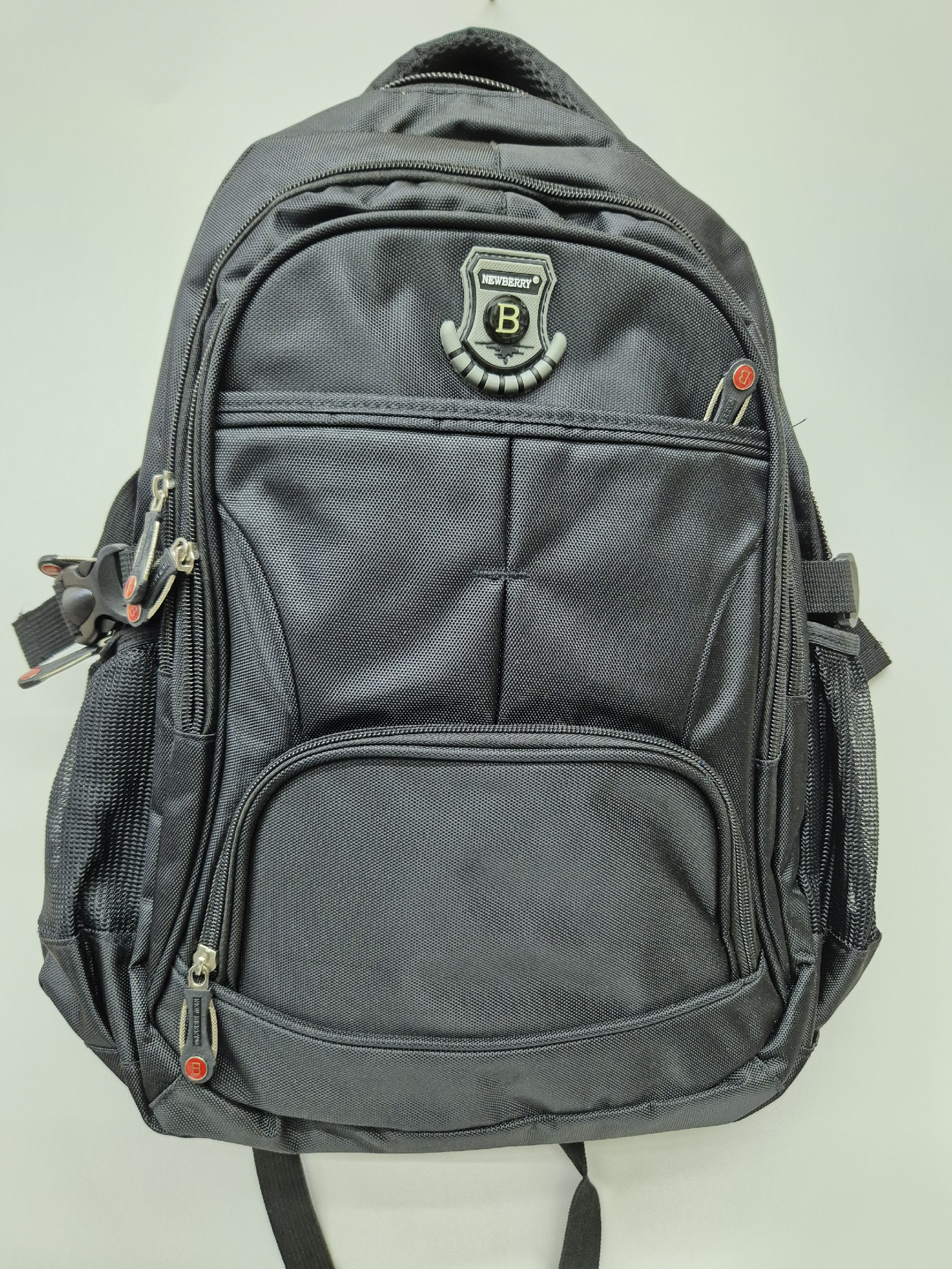 Ruksak čierny New Berry 20L