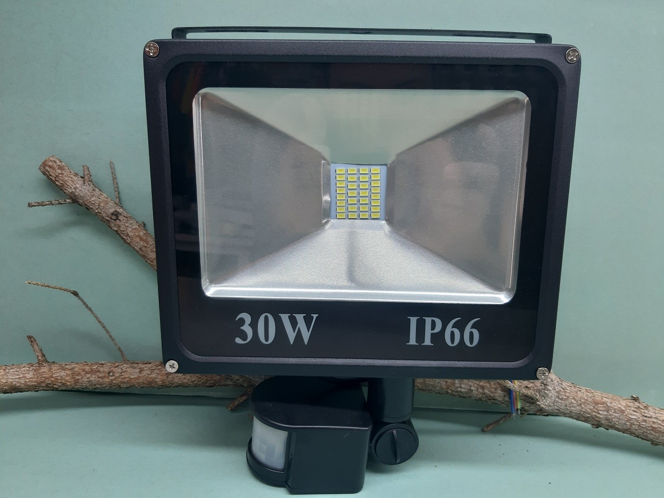 LED reflektor s pohybovým senzorom  30W