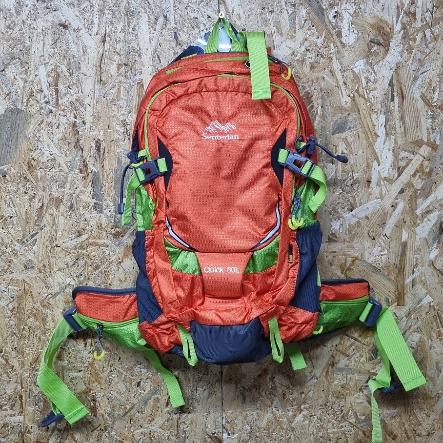 Ruksak turistický 30L