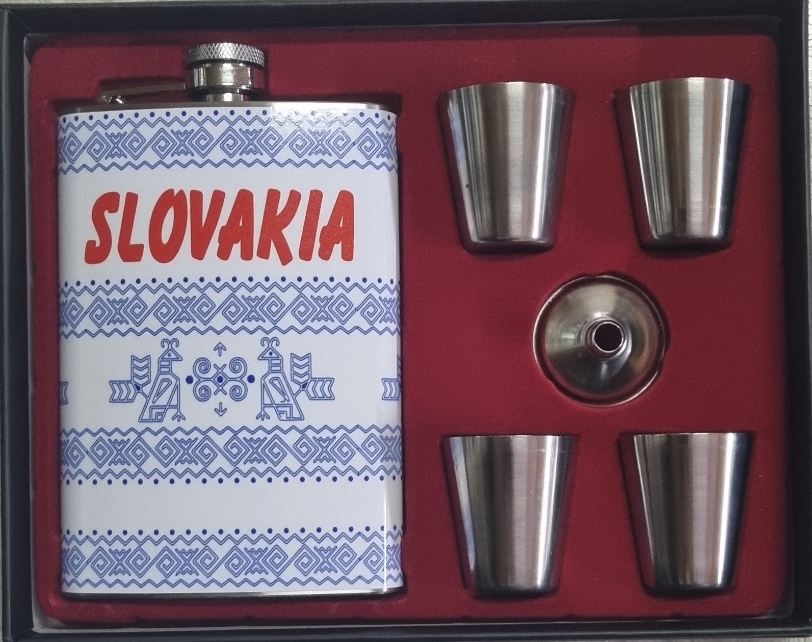 Ploskačka darčeková sada Slovakia Čičmany 270ml+4poháriky