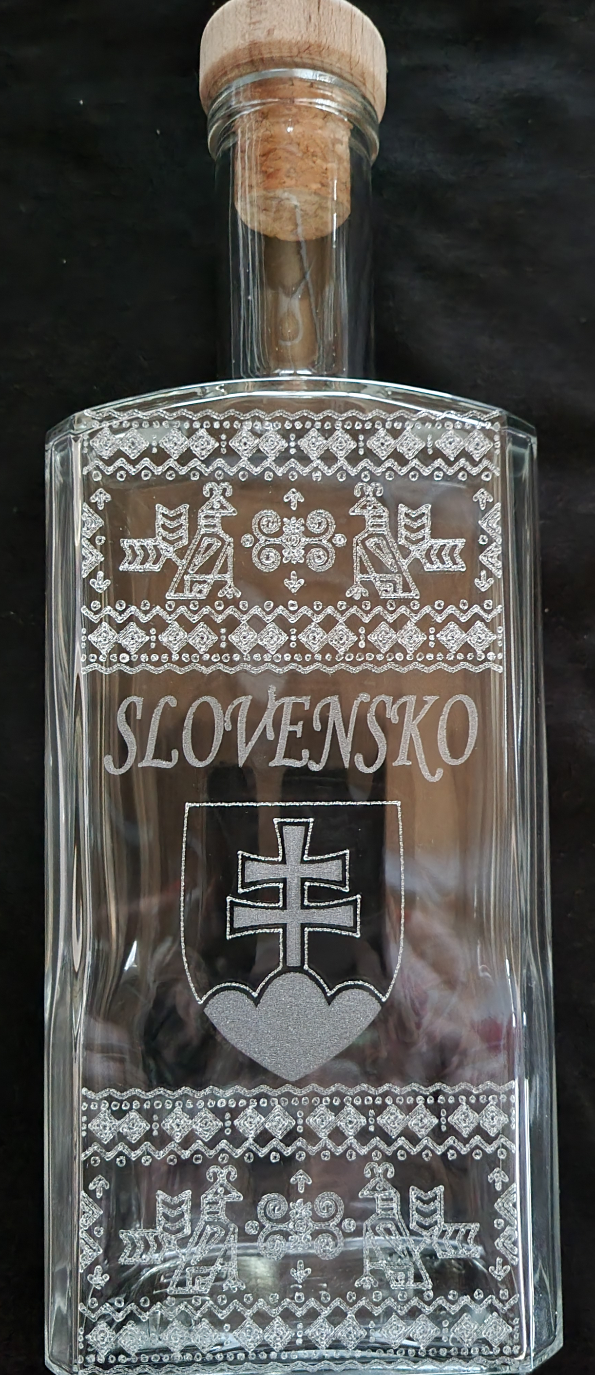 Darčeková fľaša s motívom SLOVENSKO 1000ml