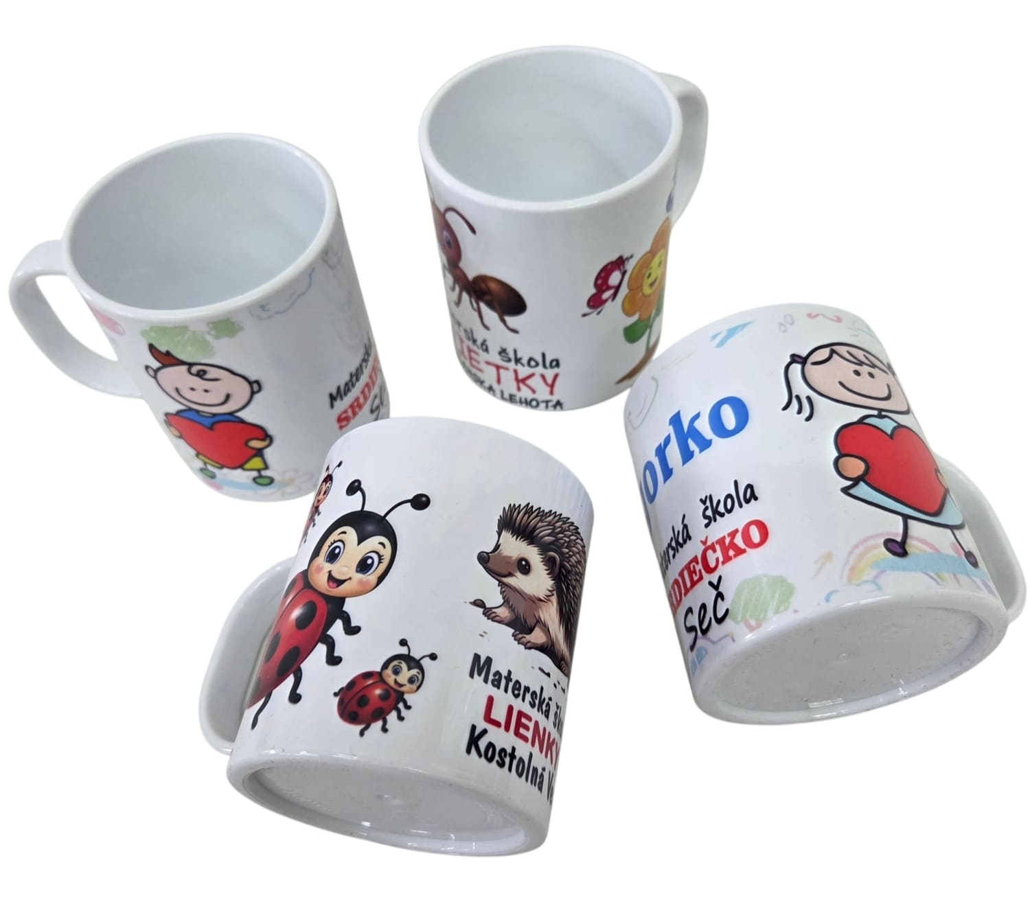 Hrnček plastov  330 ml 